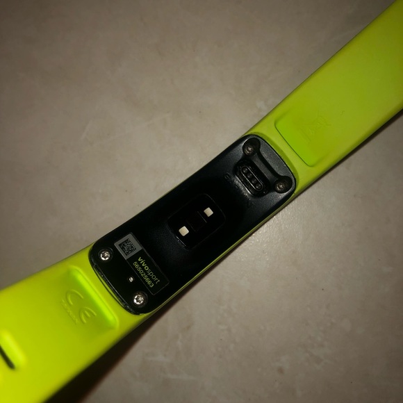 Garmin Vívosport Watch - Picture 6 of 16